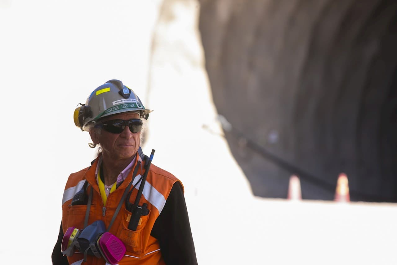 Mineros chilenos amenazan con acciones si Gobierno bloquea retiro de fondos