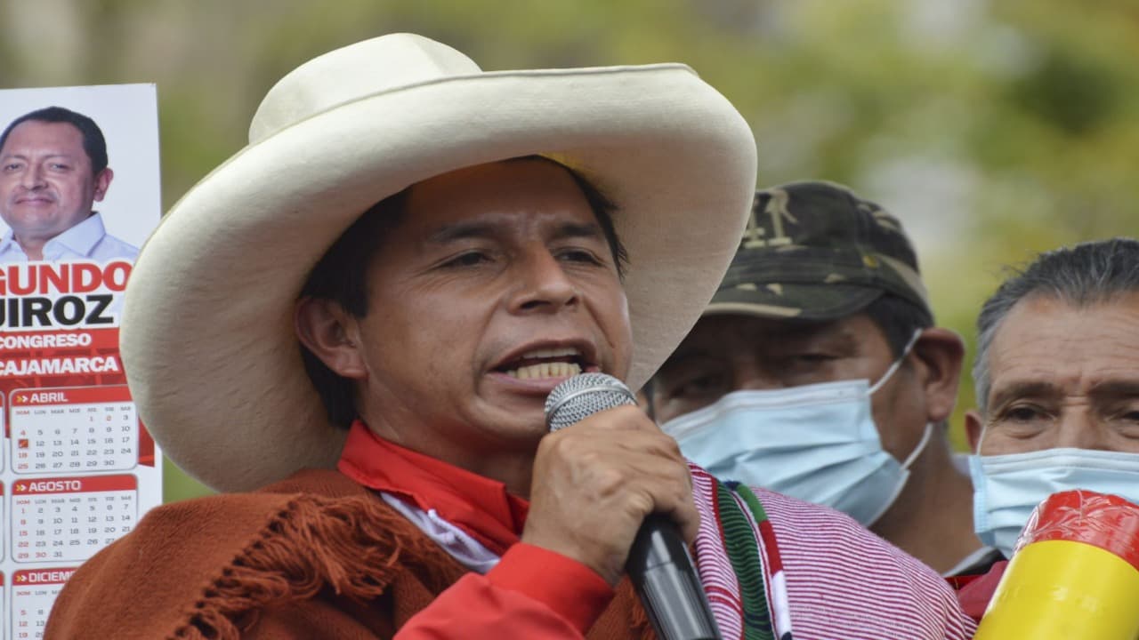 Castillo mantiene preferencia de voto en segunda vuelta frente a Fujimori, según sondeo