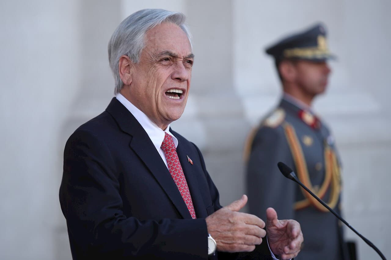 Presidente Sebastián Piñera cae a la aprobación más baja de su segundo mandato