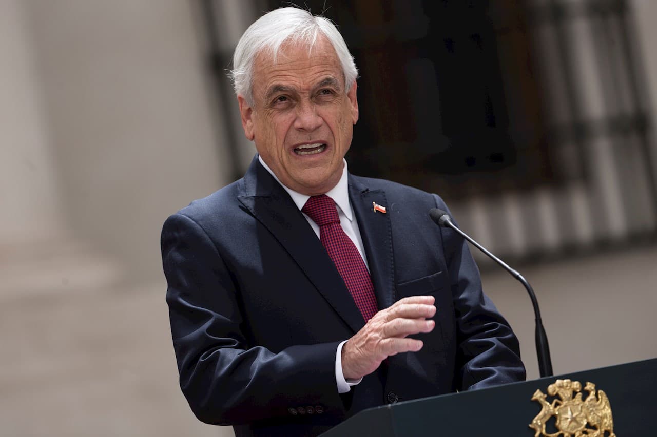 Piñera promulgó IFE mejorado que debe llegar a 15 millones de personas