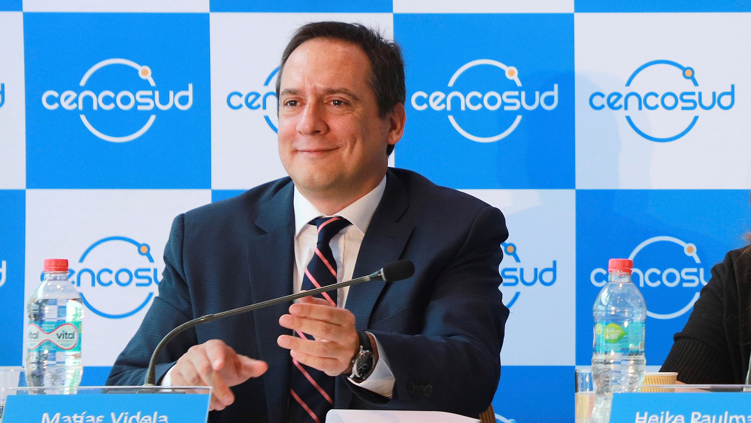 Matías Videla renuncia como gerente general de Cencosud tras sanción de la CMF y Heike Paulmann asumirá el cargo