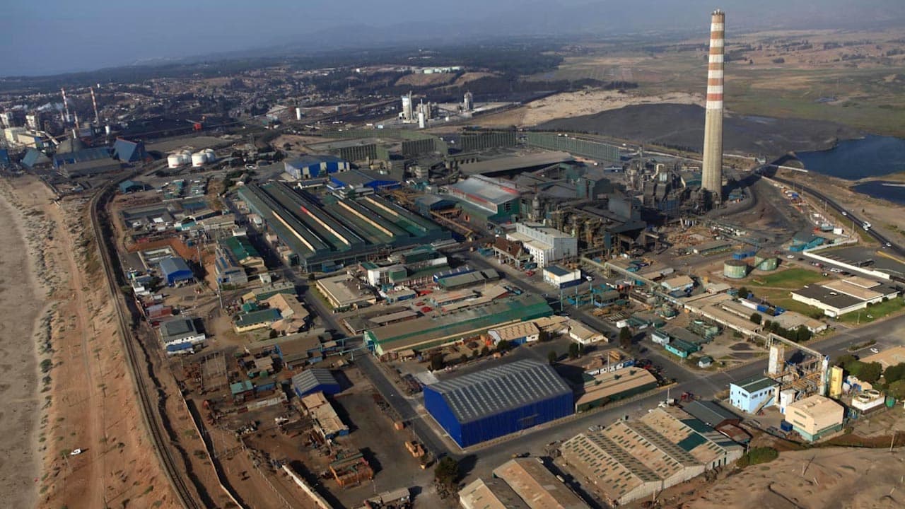 Minera de cobre suspende operaciones tras intoxicación masiva en 'Chernobyl chileno'