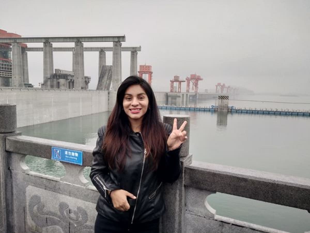 Tiene 28 años y sus trucos para importar productos de China enamoran a Latinoamérica