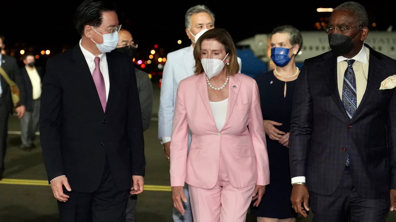 Nancy Pelosi aterrizó en Taiwán a pesar de advertencias de China de que no lo hiciera