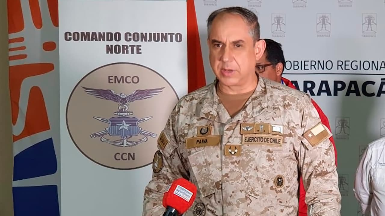 Renuncia el jefe del Estado Mayor en Chile tras masiva filtración de correos