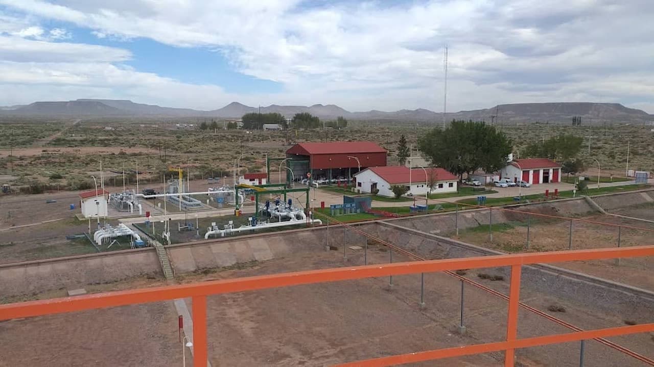 Argentina prevé rehabilitar en marzo de 2023 oleoducto Trasandino hacia Chile