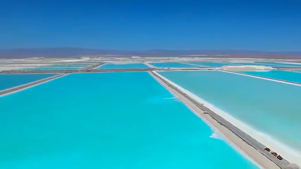 OCDE resalta crecimiento económico de Chile y recomienda potenciar desarrollo energético en el país