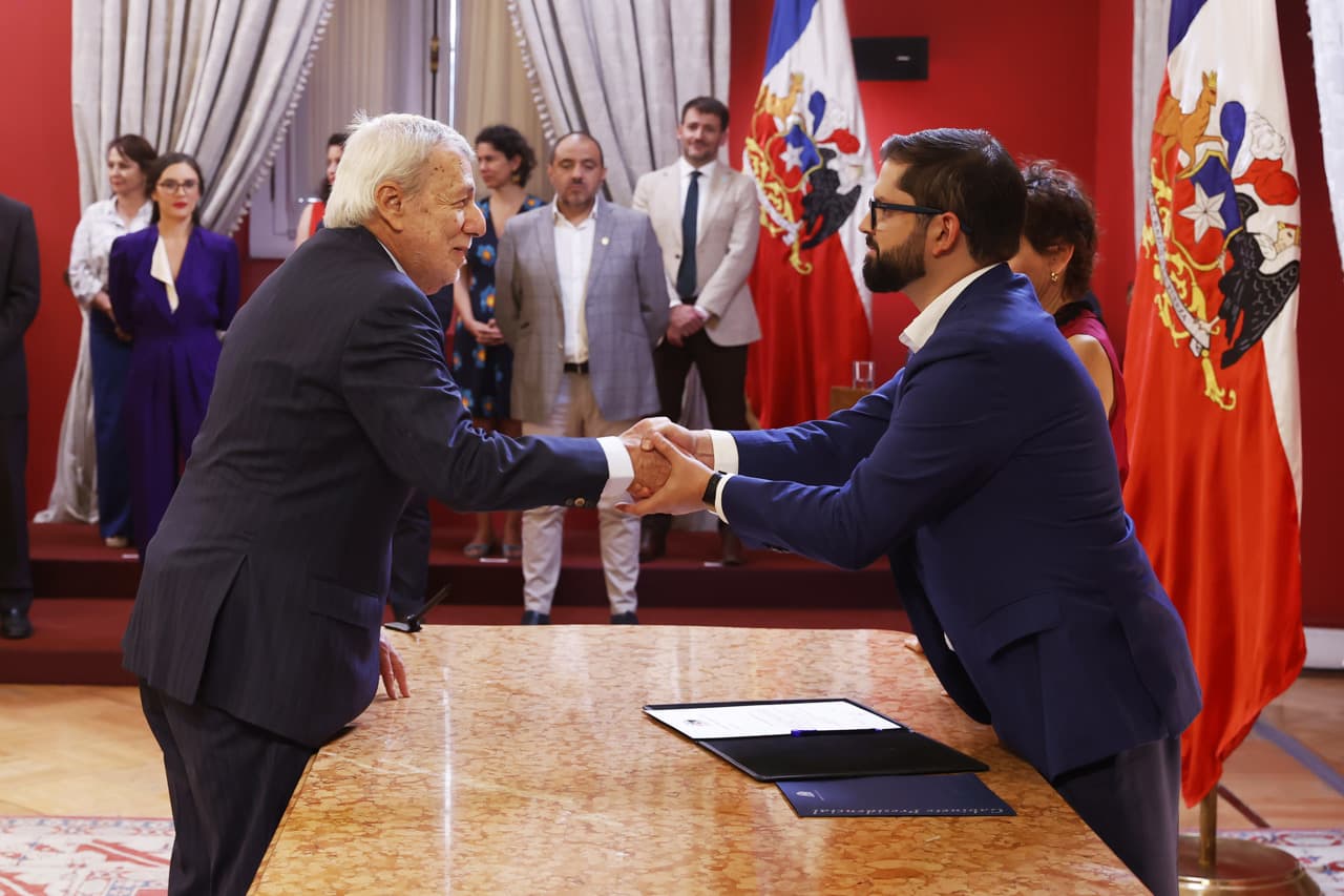 Boric remueve a cinco ministros, entre ellos la canciller Urrejola