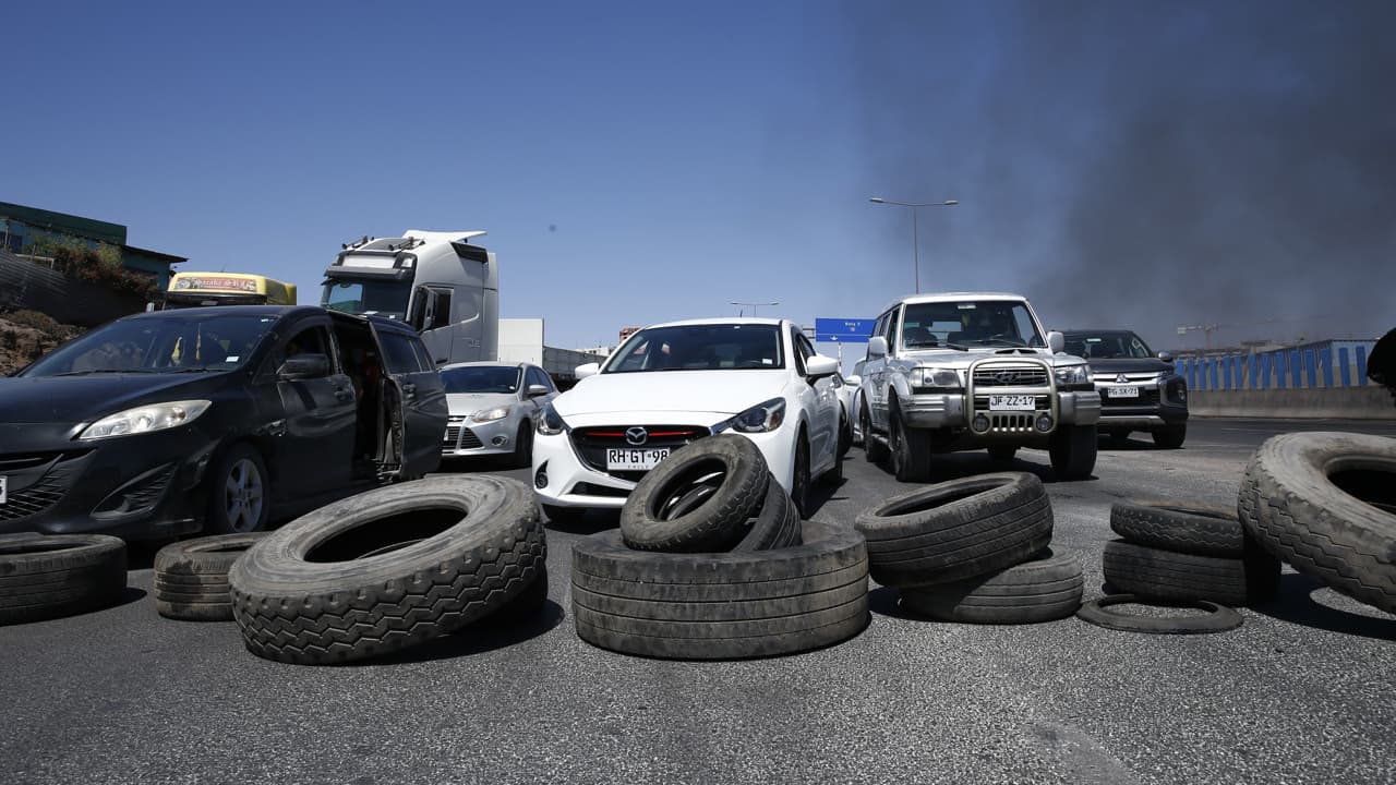 Paro en Calama en protesta por inseguridad: accesos restringidos a faenas mineras y aeropuerto