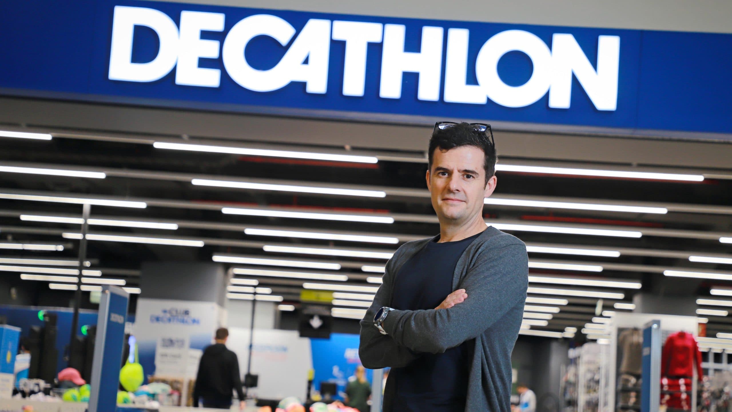 El CEO que empezó como vendedor de tiendas y ahora es líder de Decathlon en Chile: apuesta por la presencialidad y la reutilización de productos deportivos