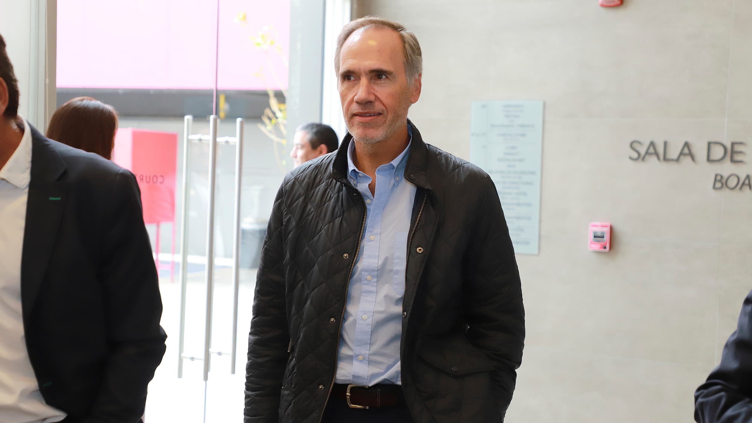 Falabella hace cambios en su directorio y nombra a Enrique Ostalé como nuevo presidente