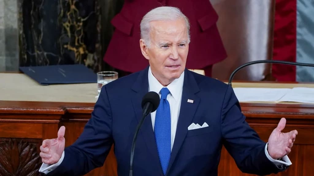 Biden nomina como juezas federales a dos mujeres latinas