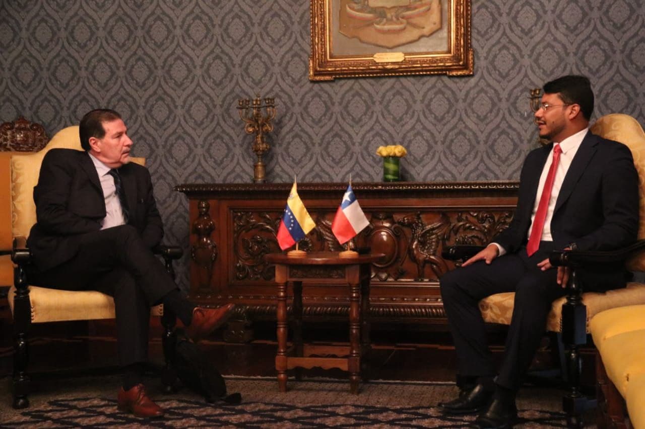 Venezuela recibe a una delegación de Chile para abordar "temas de interés binacional"