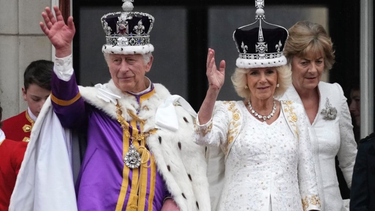 En emotiva ceremonia, Carlos III es coronado rey del Reino Unido