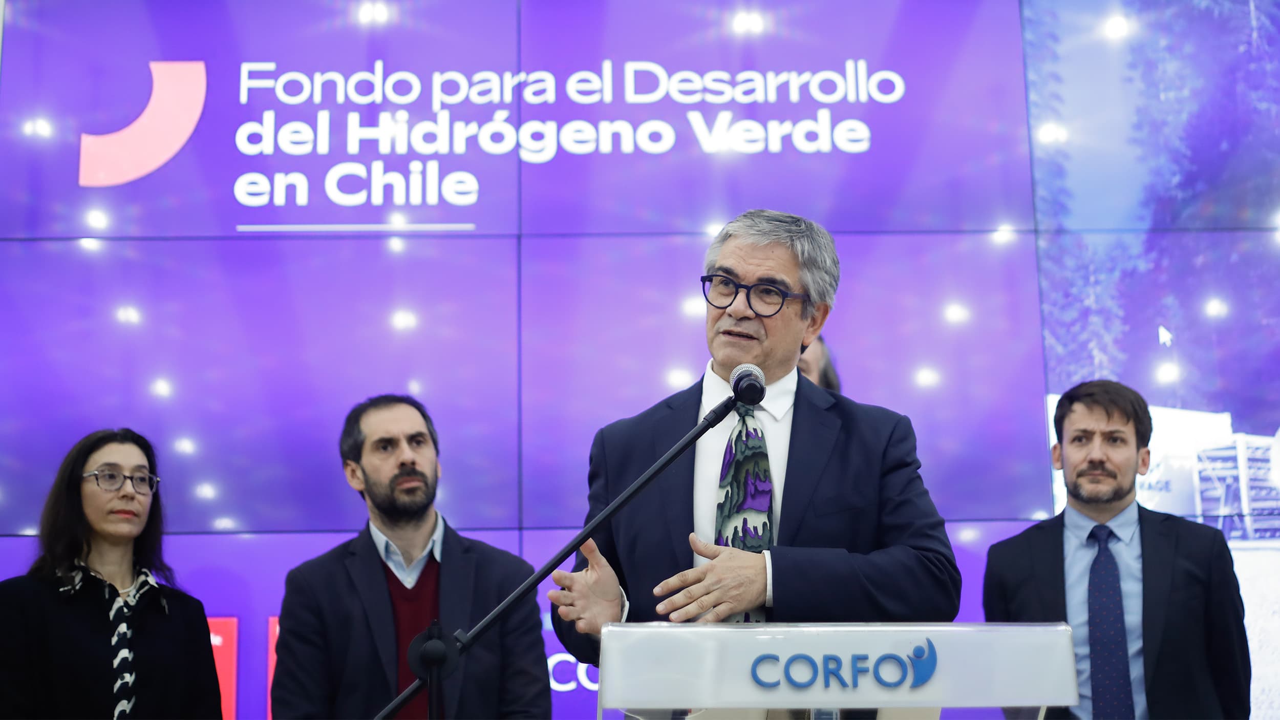 Los ministros de Hacienda, Mario Marcel; de Energía, Diego Pardow; y de Economía, Nicolás Grau, y el vicepresidente ejecutivo de Corfo, José Miguel Benavente, presentaron el Fondo para el Desarrollo del Hidrógeno Verde (H2V) y sus derivados en Chile