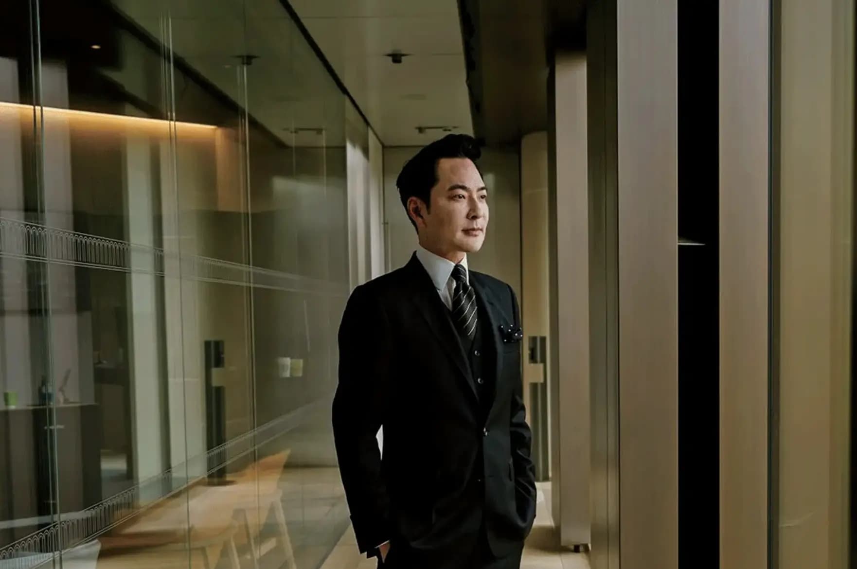 Fingir riqueza desesperadamente: estos son los extravagantes esfuerzos de un hombre de negocios de Hong Kong para entrar en la lista de multimillonarios de Forbes