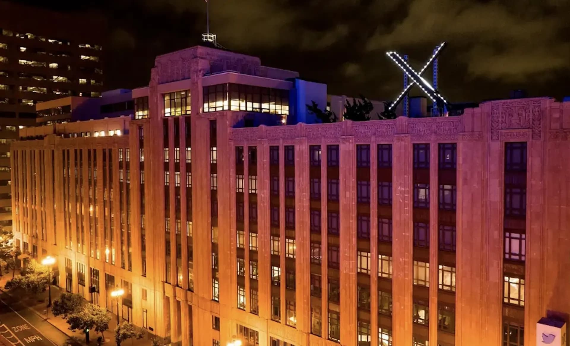 Así es como el logotipo de X sobre la sede de Twitter desencadena el último conflicto entre Musk y San Francisco