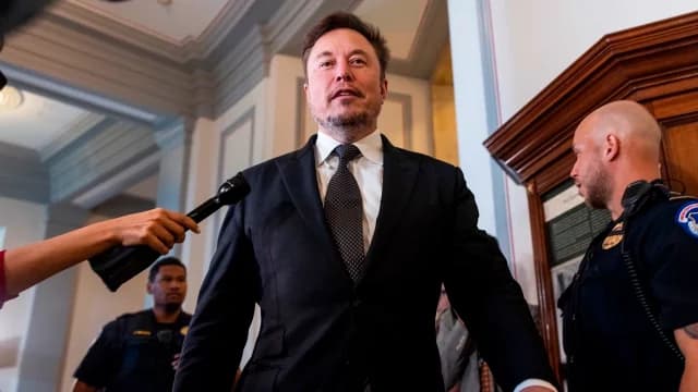 Barones tecnológicos se reúnen con legisladores de EU; Musk y Zuckerberg piden ‘árbitro’ para la IA