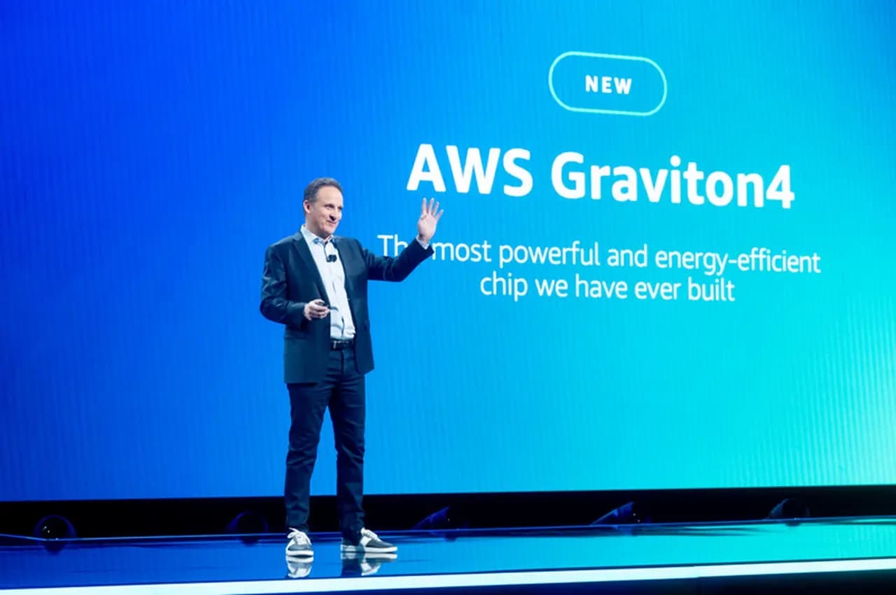Amazon presenta nuevos chips propios para entrenar modelos de inteligencia artificial