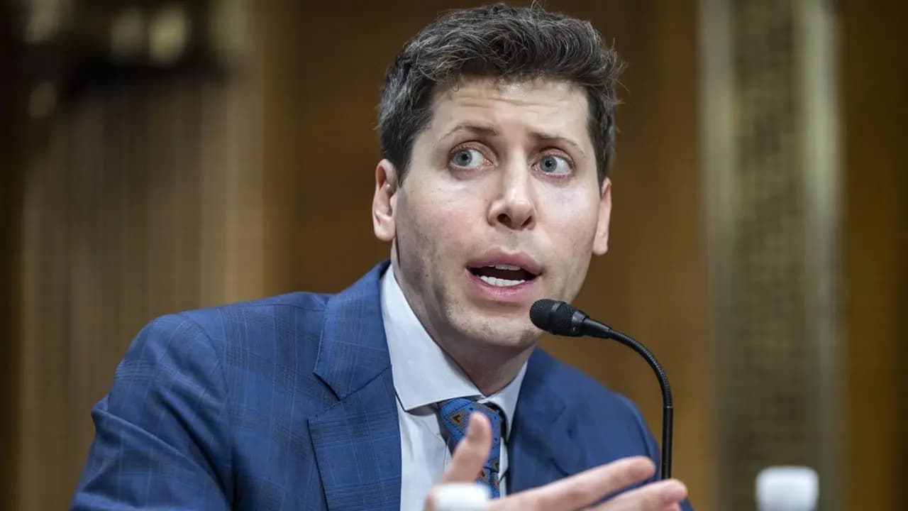 Sam Altman negocia para volver a dirigir OpenAI apenas dos días después de su despido
