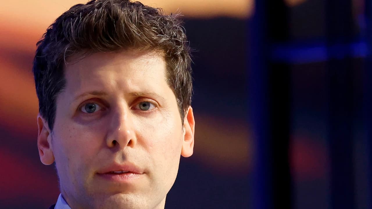 OpenAI alcanzó un principio de acuerdo para el retorno de Sam Altman como consejero delegado