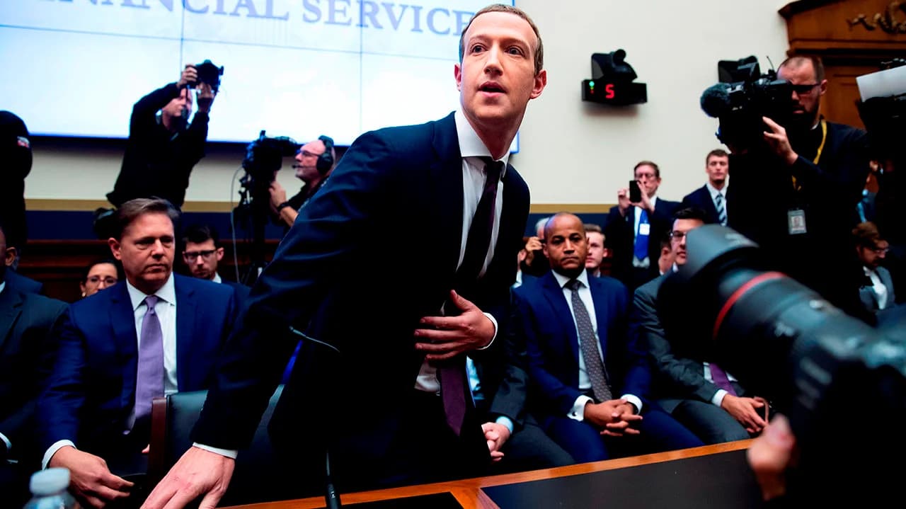 Mark Zuckerberg se disculpa con los padres por el impacto de las redes sociales en sus hijos