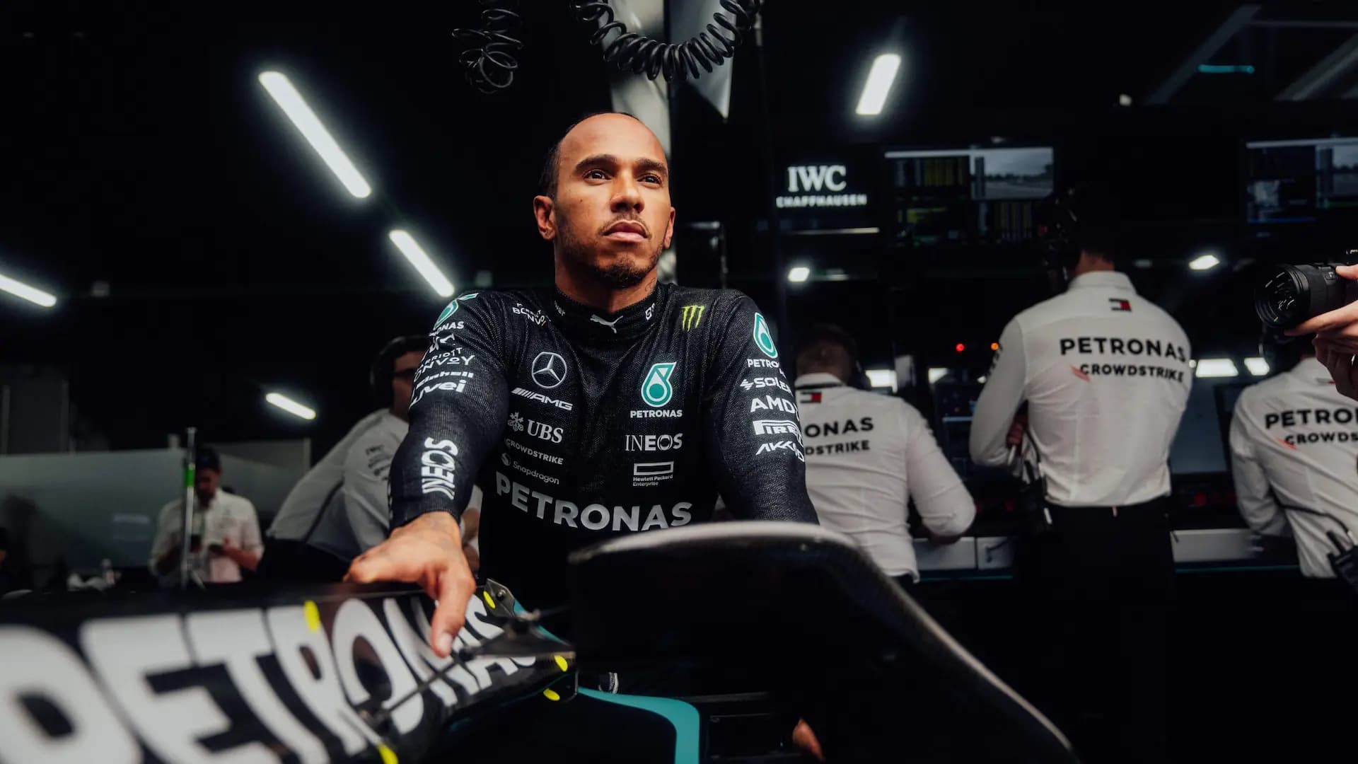 El siete veces campeón de la Fórmula 1, Lewis Hamilton, se acerca a Ferrari en una movida millonaria