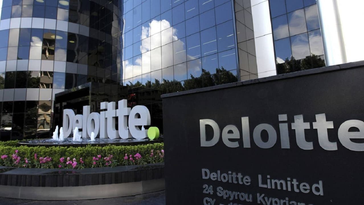 Deloitte lanza la mayor reforma de sus operaciones en una década para ahorrar costes