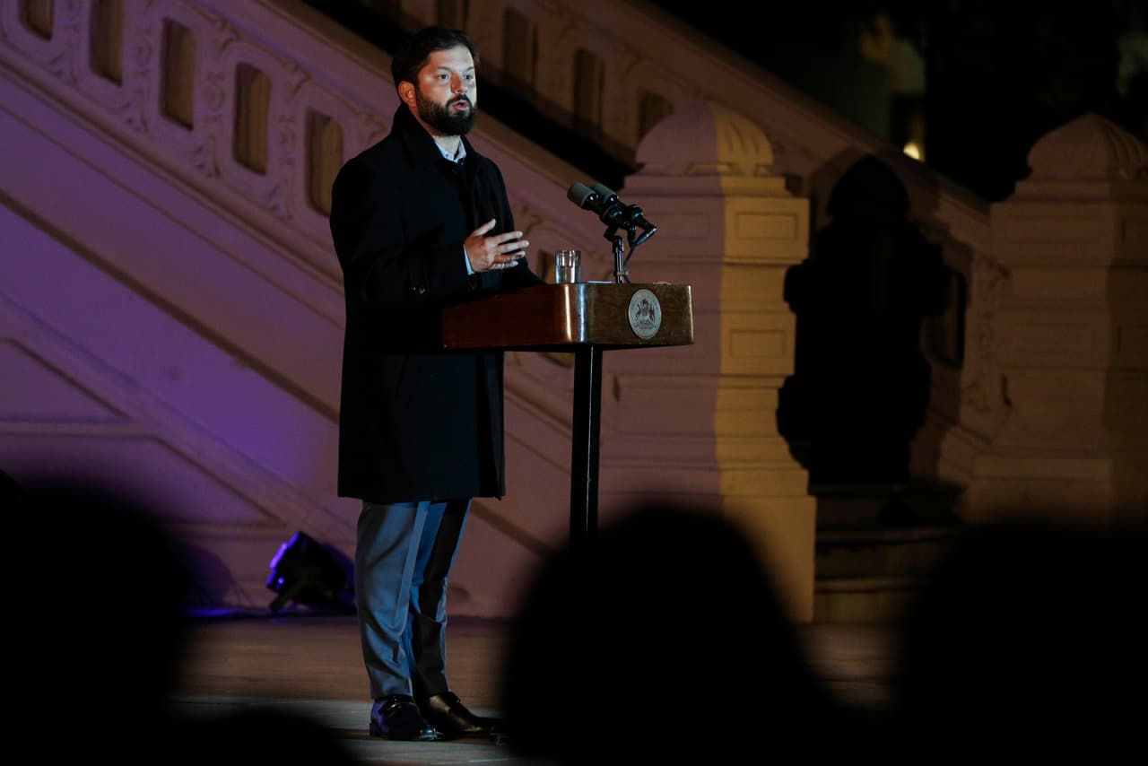 Boric reafirma que destinará el 1 % del presupuesto nacional a la cultura