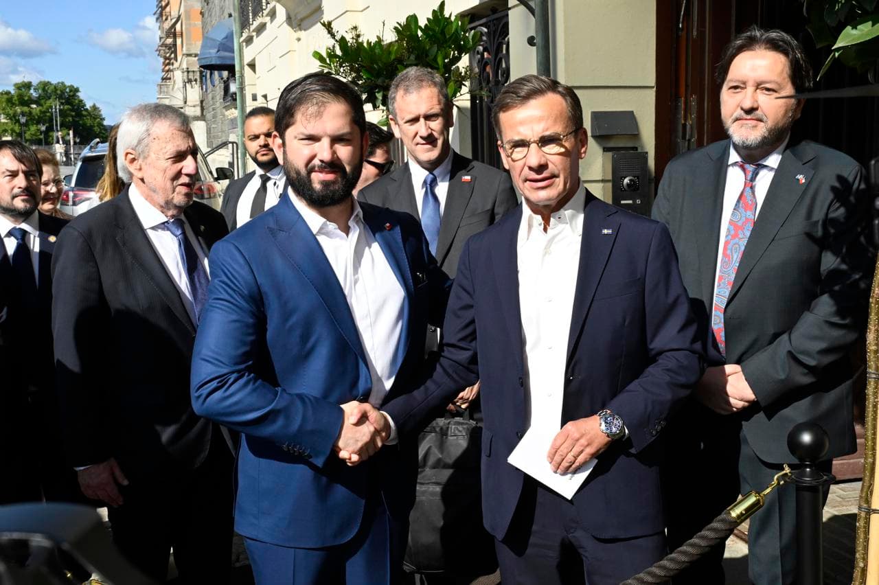 Boric se reúne con el primer ministro sueco en Estocolmo