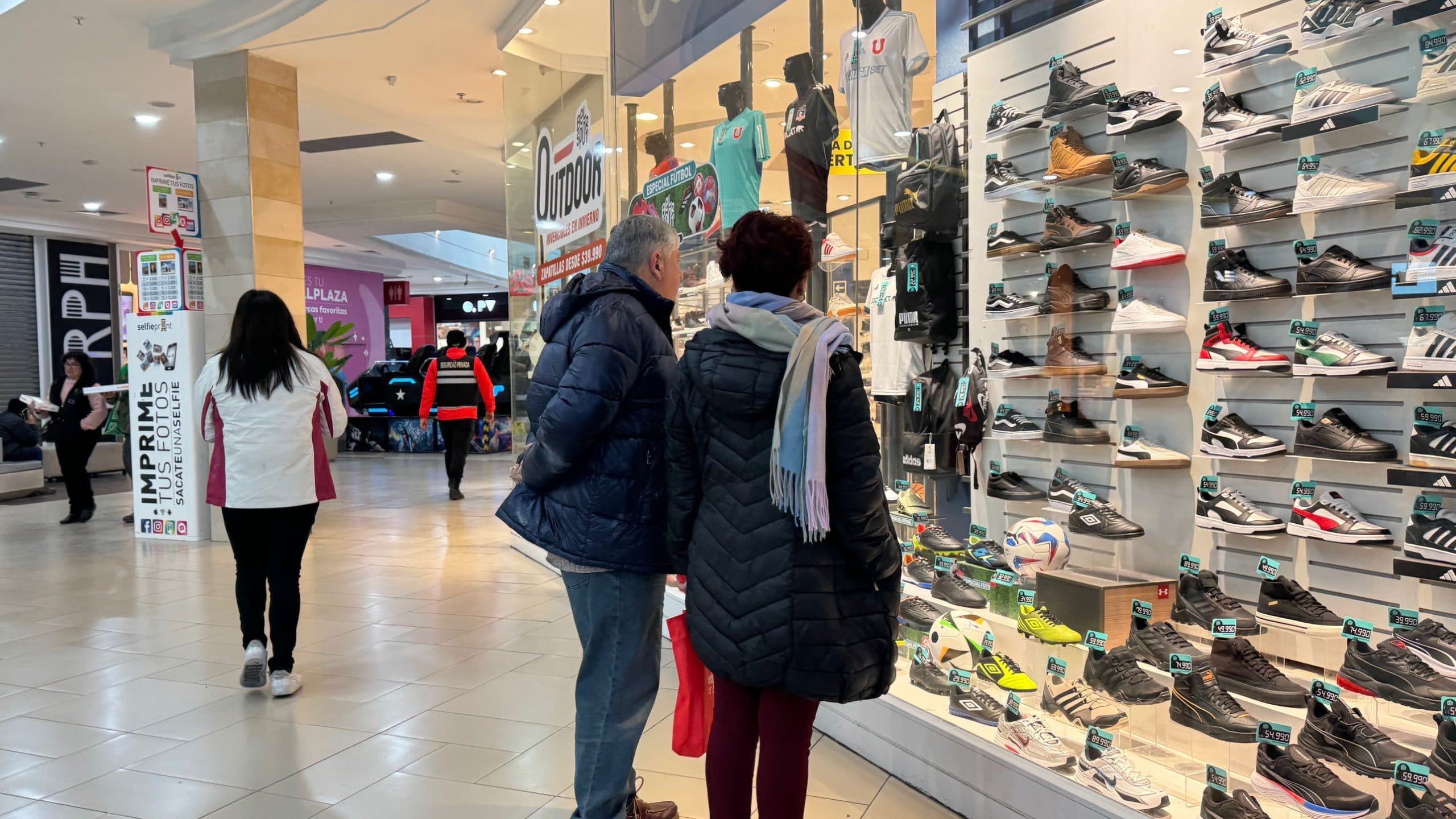 Ventas presenciales del retail siguen al alza en la Región Metropolitana