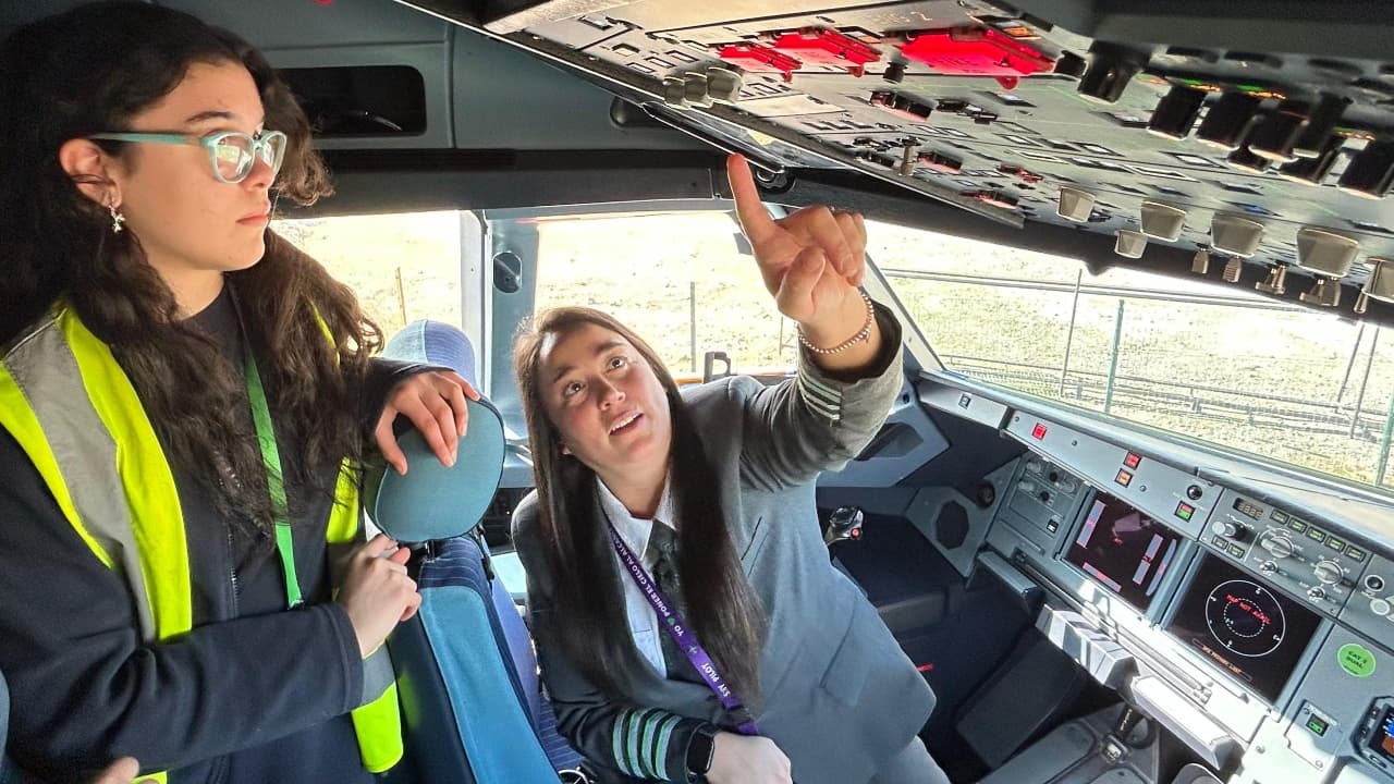 Aumenta participación femenina de pilotos en SKY: alcanza el 13,5%