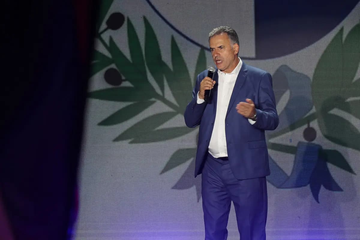 El izquierdista Yamandú Orsi es el nuevo presidente electo de Uruguay