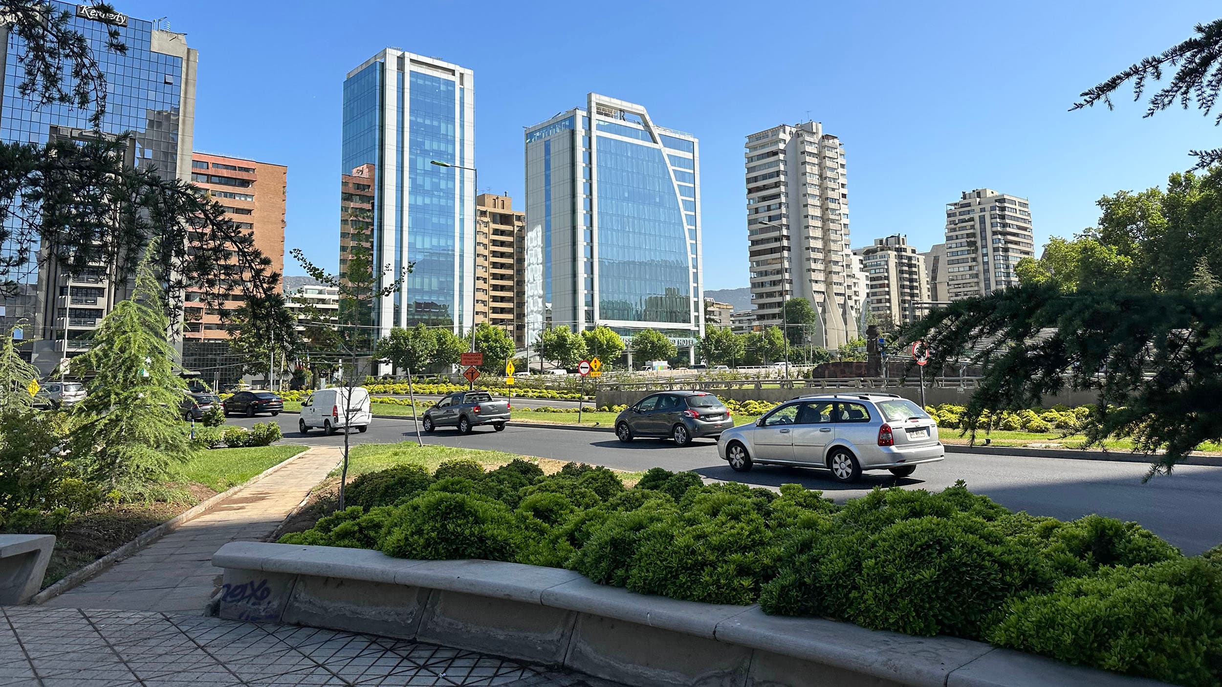 Chile sale del top 10 de países con mejor economía de la OCDE 2024 ¿qué lugar ocupa?