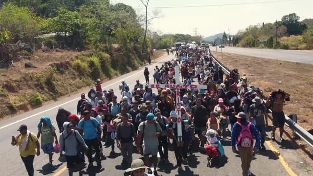 Trump confirma que usará a las Fuerzas Armadas para deportar a migrantes