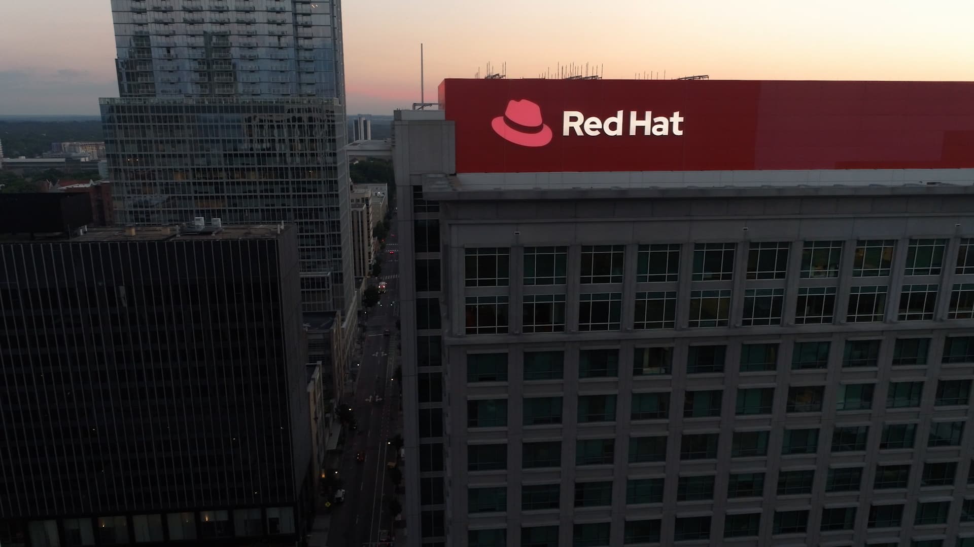 Red Hat firma acuerdo para adquirir la empresa de software Neural Magic