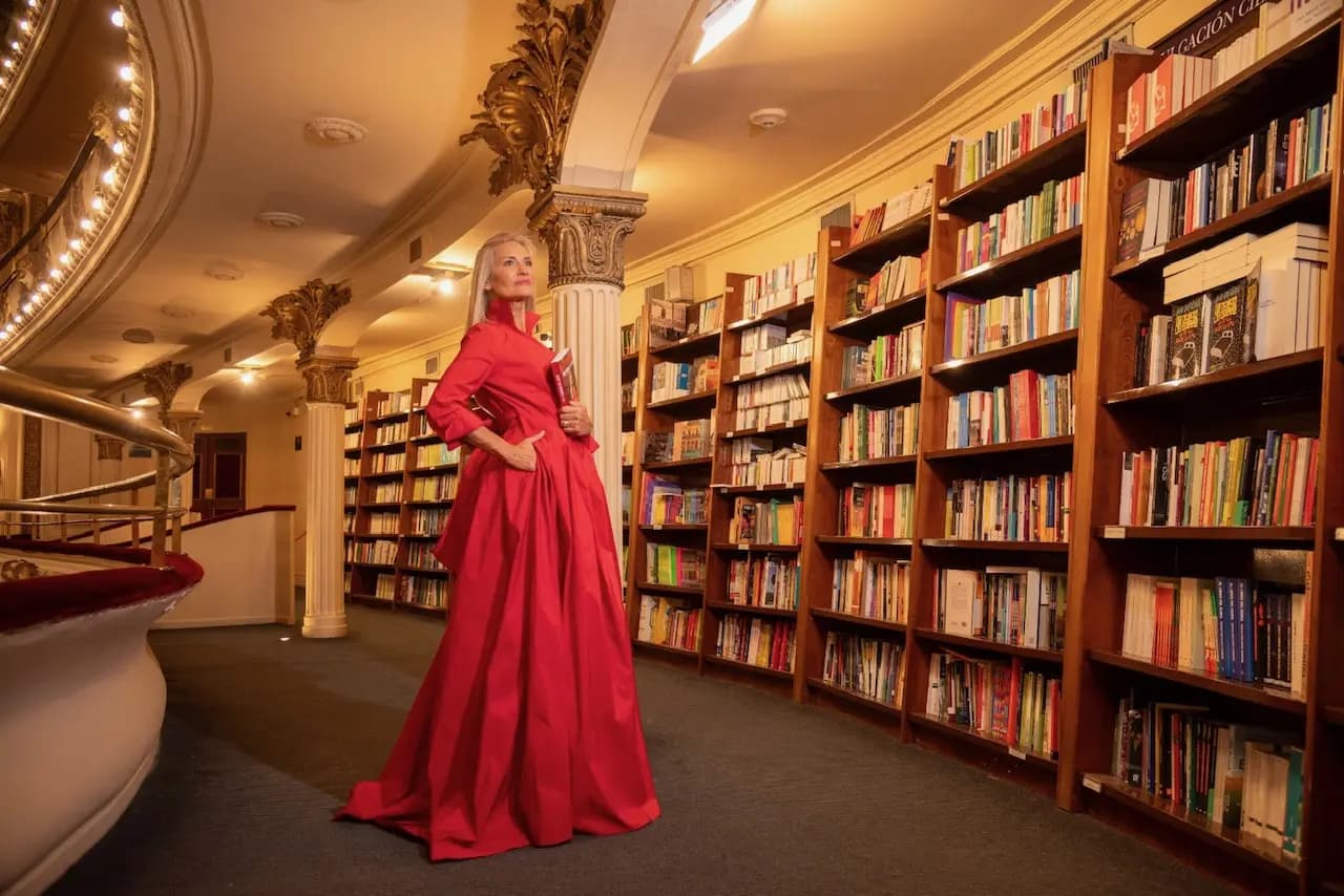 Lily Sciorra durante su presentación en la librería El Ateneo en Buenos Aires. Foto cortesía.