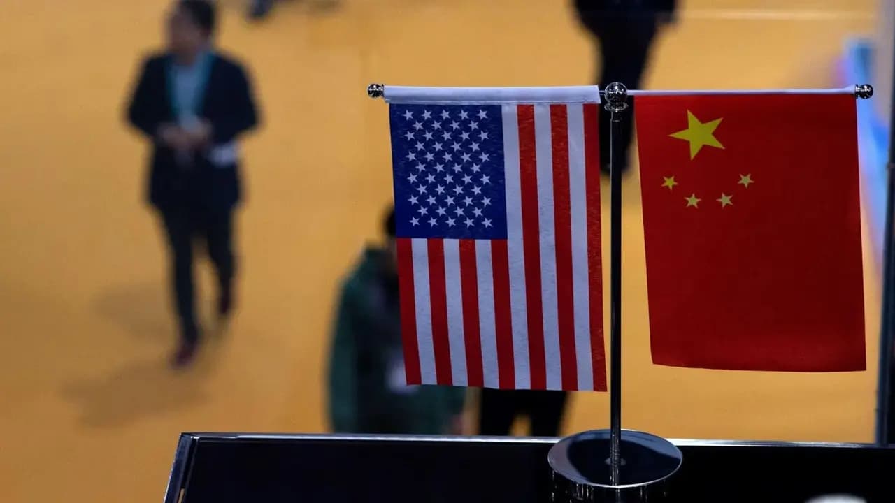 China toma represalias contra los aranceles de Trump con tarifas del 34% a productos estadounidenses