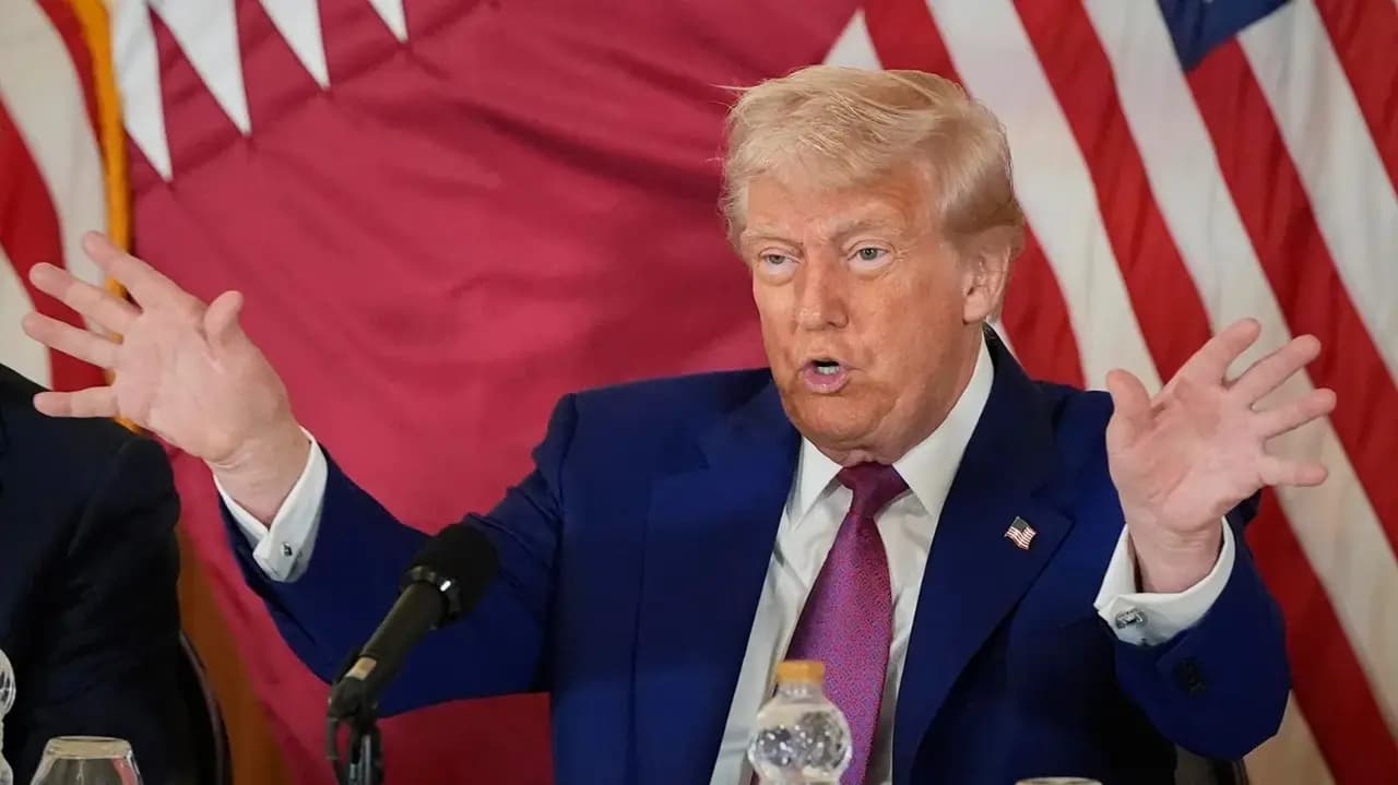 Trump afirma que Ucrania y Rusia negociarán un alto el fuego directamente tras la llamada de Putin