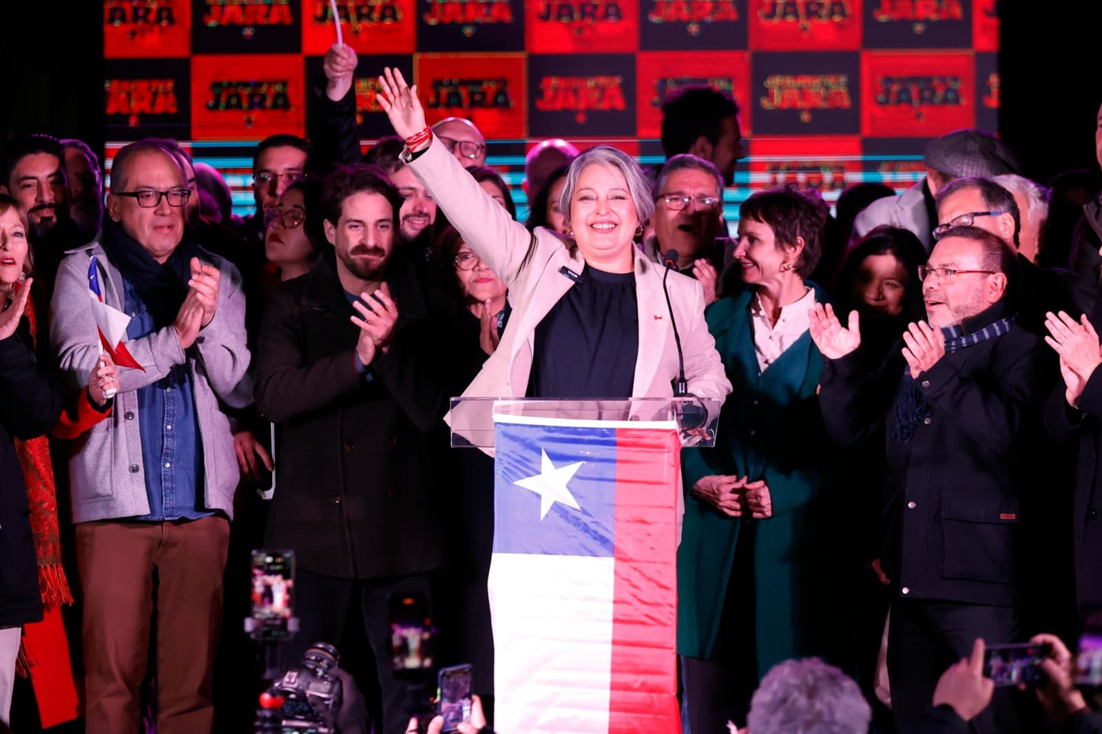 Jeannette Jara triunfa en las primarias del oficialismo con amplia ventaja