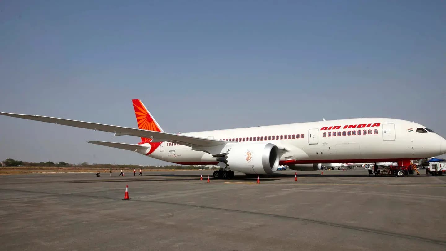Las acciones de Boeing caen casi un 8% en la preapertura tras el accidente del 787 de Air India