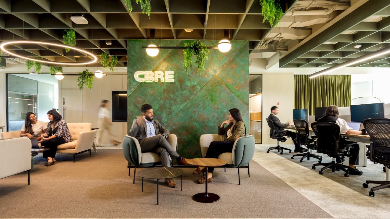 Reporte Inmobiliario 2025 de CBRE y ACAFI: activos de fondos de inversión públicos se acercan a los 38.000 millones de dólares