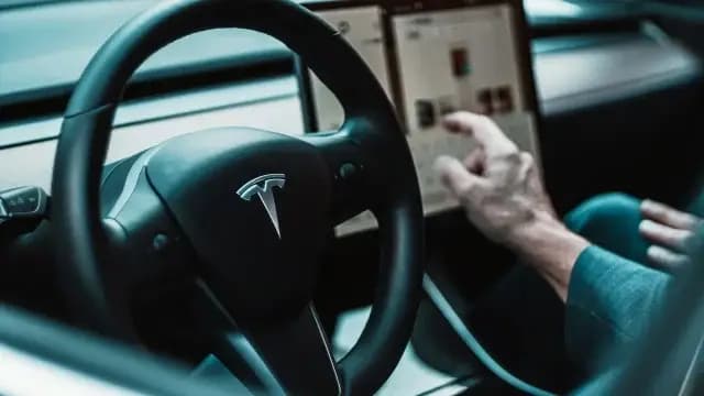 Estados Unidos investiga retrasos en los informes de accidentes de Tesla relacionados con sistemas de asistencia al conductor