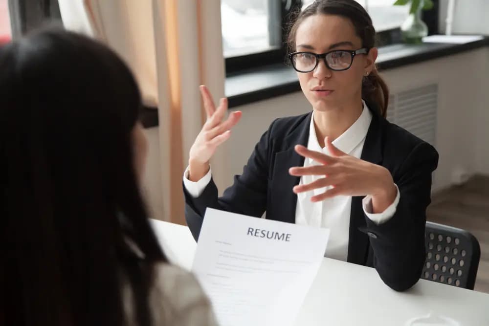 Cinco formas en que la IA puede ayudarle a preparar su entrevista de trabajo