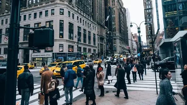 Deuda mundial casi alcanza los 338 billones de dólares