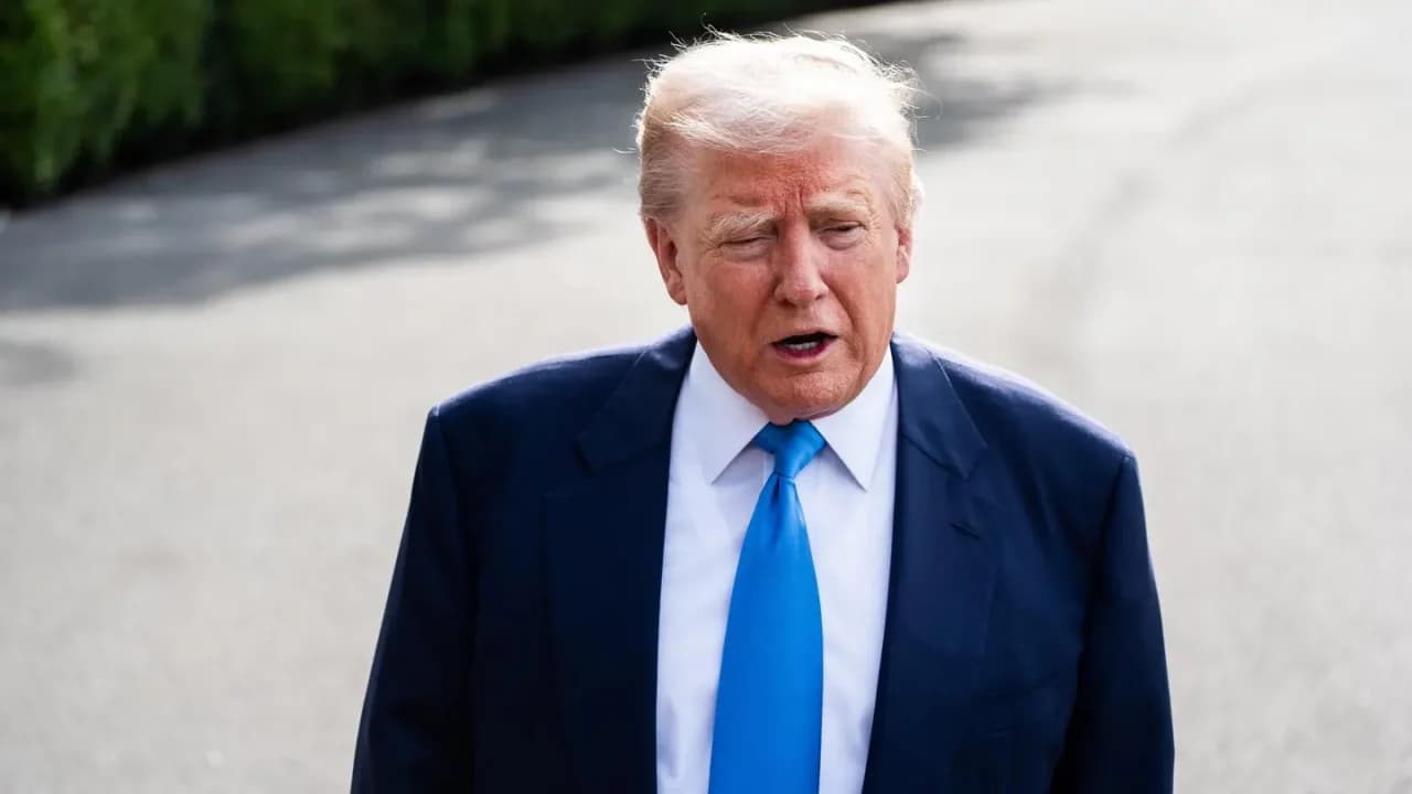 El índice de aprobación de Trump cae a su nivel más bajo en medio del cierre en la última encuesta