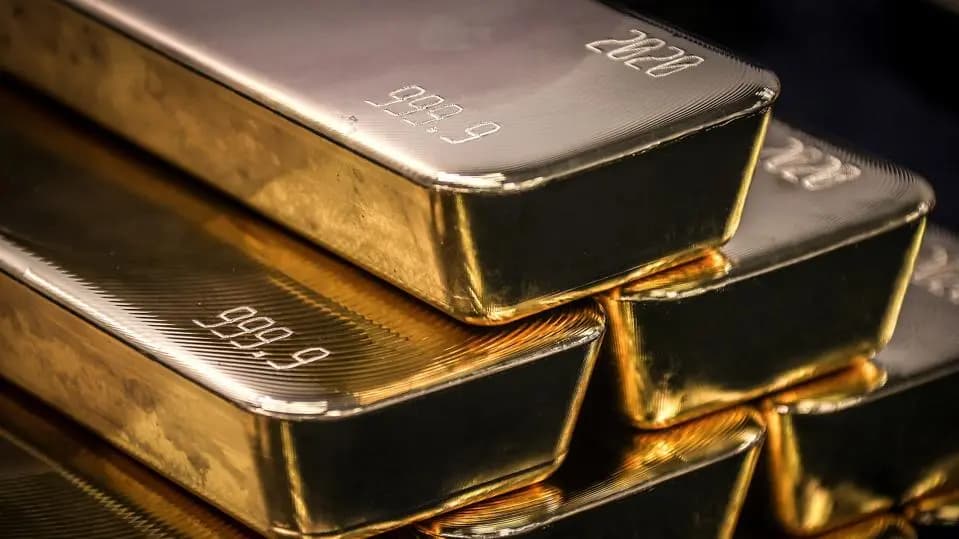 El oro alcanza un nuevo máximo: 4.000 dólares la onza, impulsado por la incertidumbre política y la debilidad del dólar