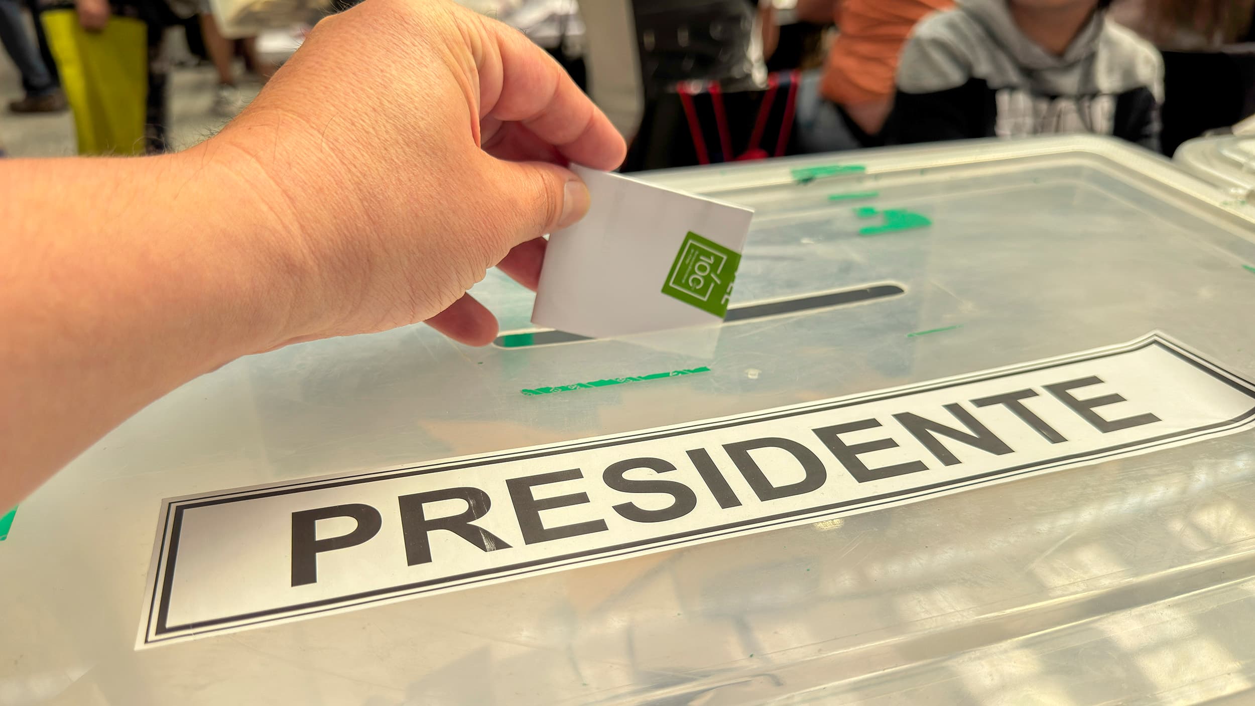 Chile registra participación récord del 85% en la primera vuelta por el voto obligatorio