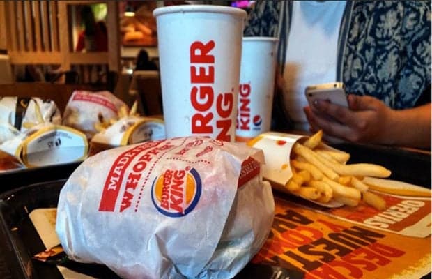 Juez estadounidense rechaza demanda por anuncios de la Whopper de Burger King
