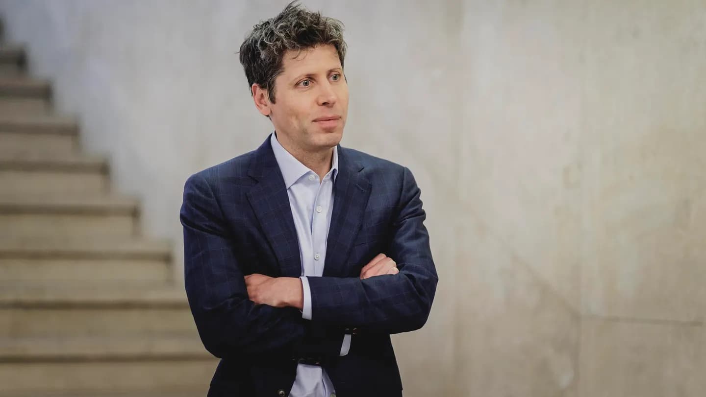 Memorando ‘Código Rojo’ de Sam Altman insta a mejorar ChatGPT ante la creciente amenaza de Google: informes